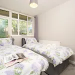 Cozy 2-Bed Garden Flat, With Free Private Parking, Wembley